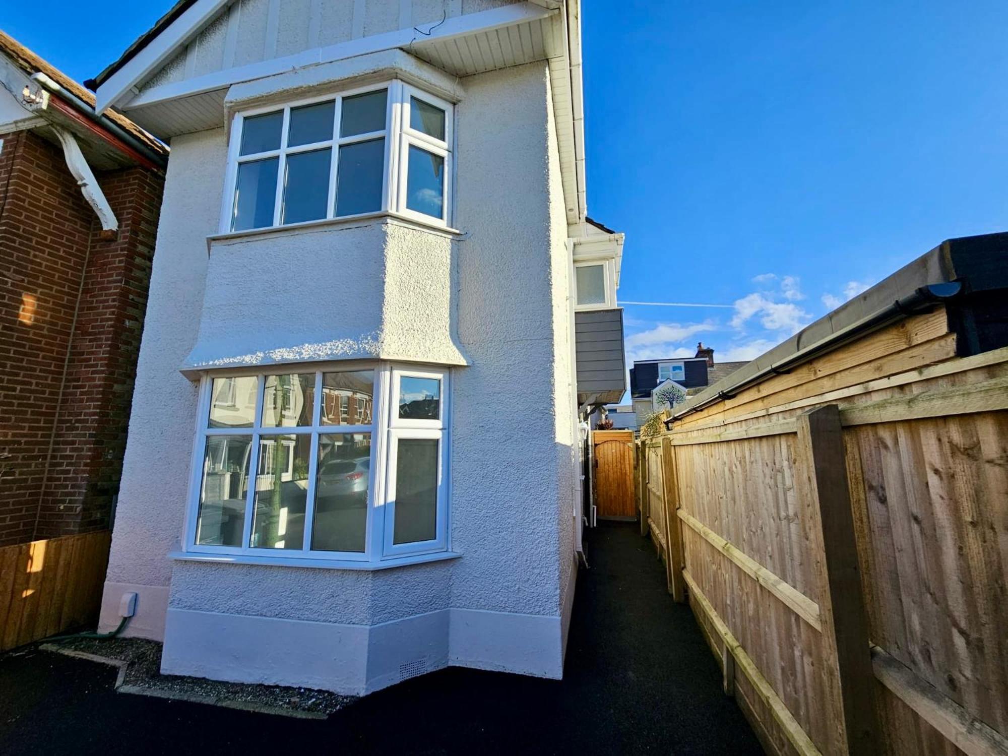 Newly Renovated 3 Bedroom Victorian Detached House Борнмут Экстерьер фото